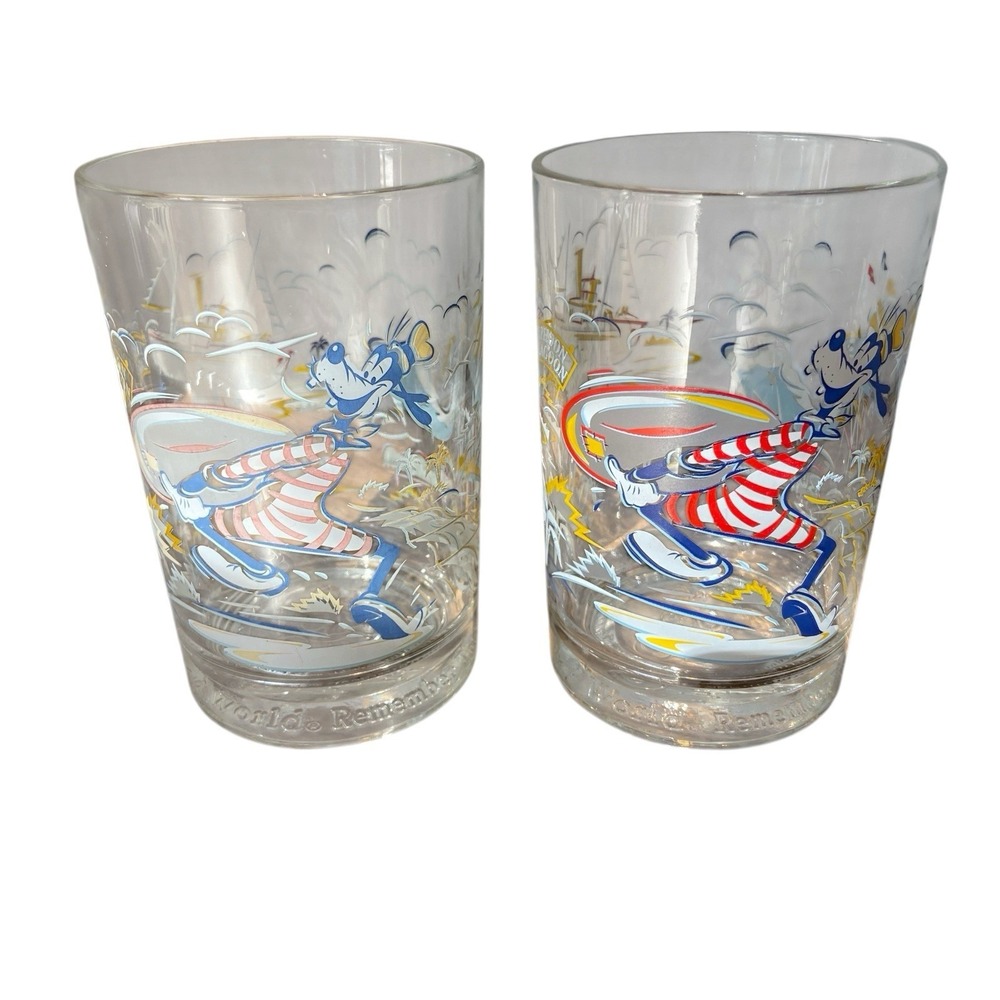 2 Goofy  McDonald's Walt Disney‎ World 25th Anniversary Glass 1996 1 Chip On Rim